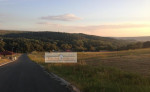 Pozemok 972m2, ploské, zelené údolie – fotka 2