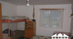 Pekným slnečným pozemkom 1321 m2 s chatkou – fotka 2